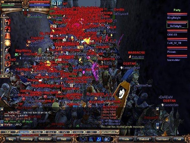 11. Lunar War Gate bölgesindeki savaş giriş kapısı.