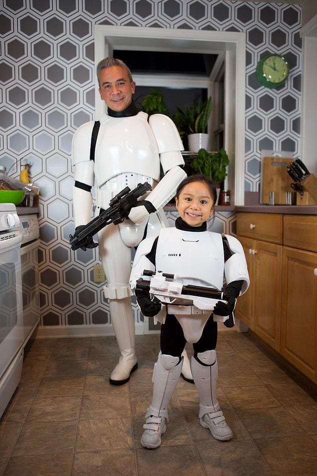Fathers are always their daughter’s best Halloween partner!