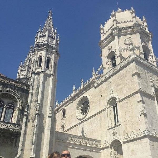 20. Зато башня полностью поместилась в кадр.