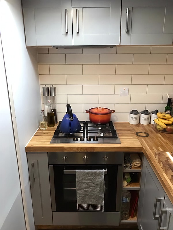 8. Он полностью меблирован и оснащен всем необходимым для комфортной жизни.