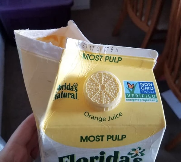 6. Судя по всему, этот мужчина решил, что пробка носит сугубо декоративный характер