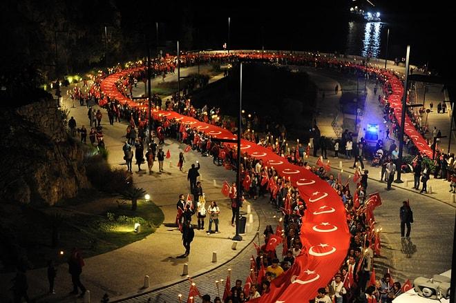 95. Yıl Kutlamaları 'Fener Alaylarıyla' Başladı: Yurdun Dört Bir Yanından Cumhuriyet Bayramı Coşkusu
