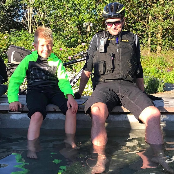 12. В Исландии нет жестоких убийств, может, потому что полицейские здесь очень милые? 🤔