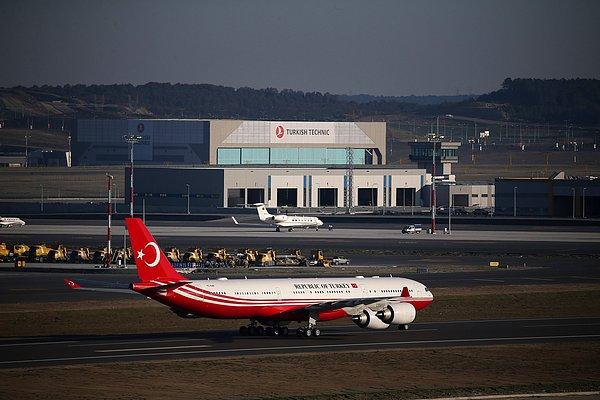 Erdoğan'ı taşıyan özel uçak 'CAN', 16:25'te havalimanına iniş yaptı ve resmi törenle karşılandı