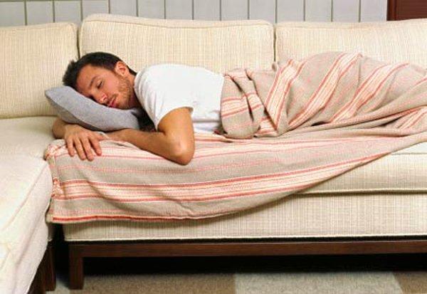 49. "Koltukta uykuya dalmak her zaman çok kolaydır, gerçekten de koltukta uykuya dalmaya çalışmadığınız sürece."