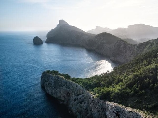 13. В каком море распологаются "Illes Balears"?