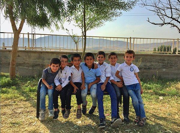 Oğuzcan Hoca'nın ataması gerçekleştikten sonra öğretmenlikteki ilk yılı; işte bu güzel çocuklarla Şırnak'ta kesişmiş.