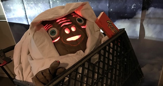 Инженеры NASA вырезали тыквы-роботы на Хэллоуин: тут есть на что посмотреть