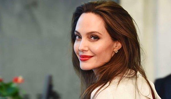 3. Angelina Jolie'ye her şey yakışmak zorunda mı?