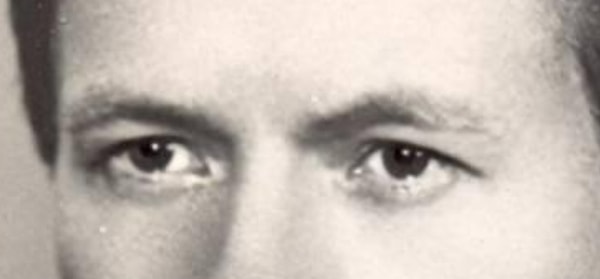 2. Что насчет этих глаз? Чьи они?