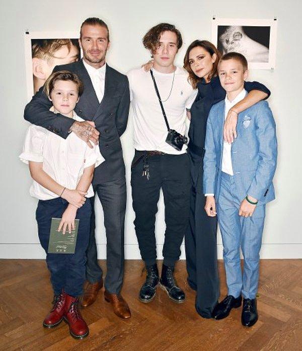 Ünlüler camiasının en kıskanılan ailelerinden biri olan Beckham ailesini hepimiz az çok biliyoruz.