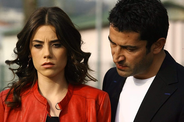 İkili, Ezel dizisinde başrolleri paylaşmıştı ve dizi inanılmaz sevilmişti.