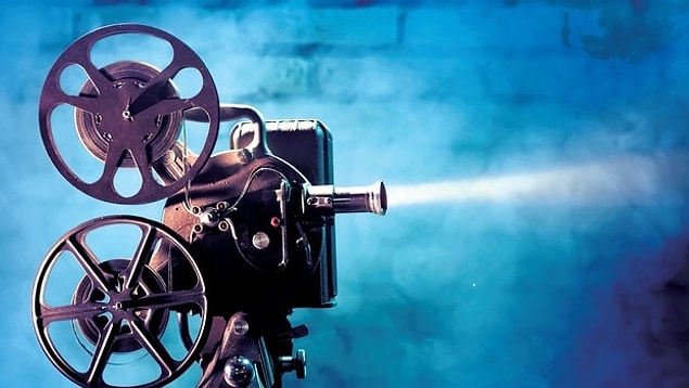 Dünya sinemasının en iyilerini belirlemek için 43 ülkeden 209 film eleştirmeni seçildi.