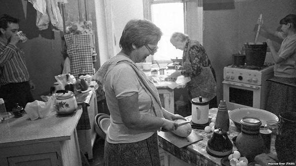 5. Как называется квартира, в изолированных жилых помещениях которой проживают несколько семей?