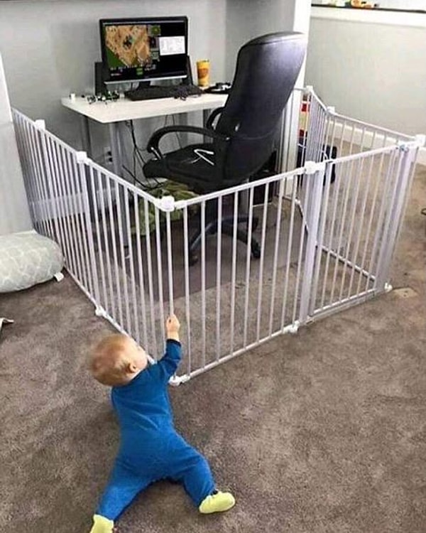 8. Обезопасить свое рабочее место от детей? Легко!