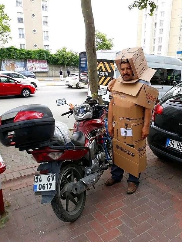 10. Благодаря такому костюму вы можете мгновенно превратиться в робота в момент внезапной катастрофы :)