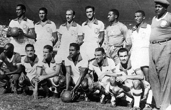 Moacir Barbosa'nın hikayesi için 1950 yılına dönmemiz gerekiyor. 1950 Dünya Kupası o yıl Brezilya'da düzenleniyor.