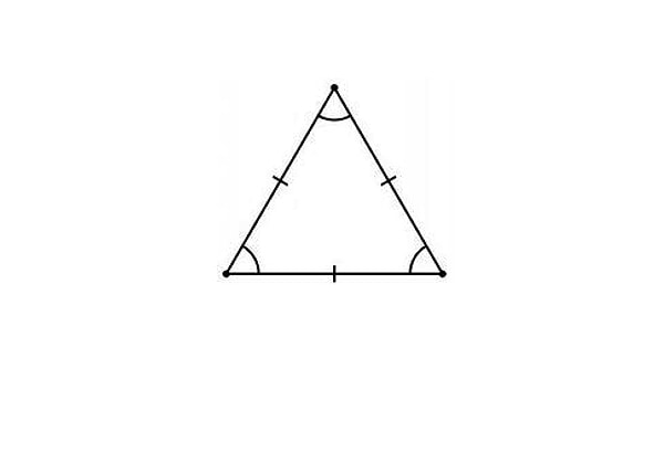 3. Если угол при вершине равнобедренного треугольника равен 40°, то углы при основании равны: