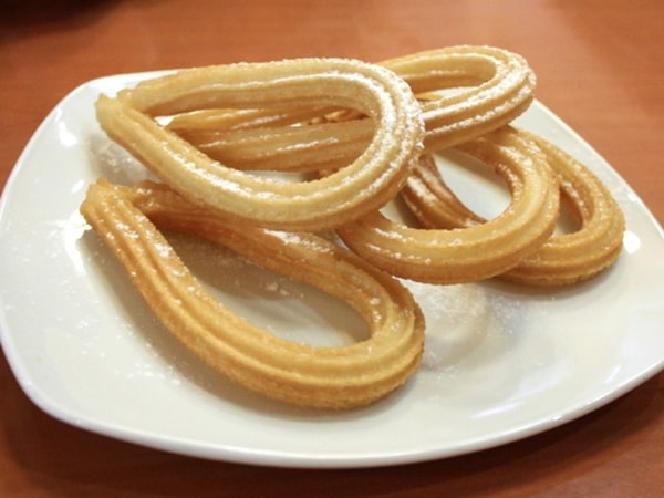 1. С чем испанцы обожают поедать чуррос?