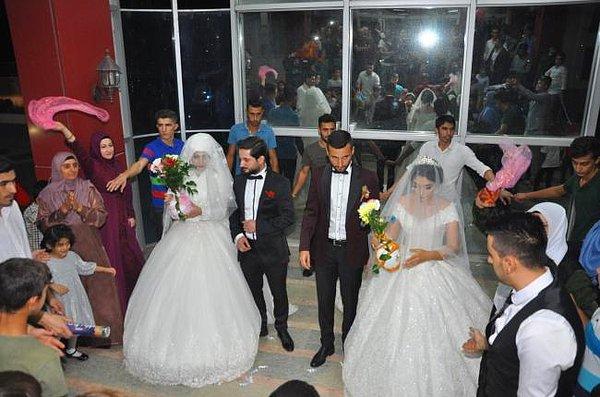 Ancak fotoğrafın, Mardin’de bir adamın aynı anda iki kadınla nikah kıydığını gösterdiği iddiası doğru değil.