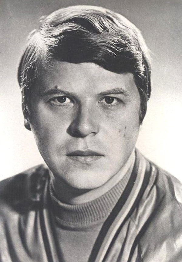 2. Узнаете этого мужчину?