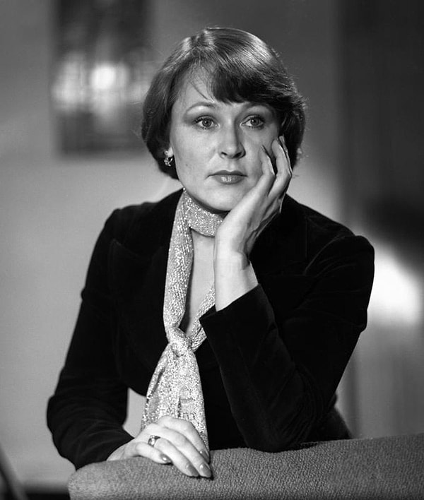 3. Как зовут эту актрису?