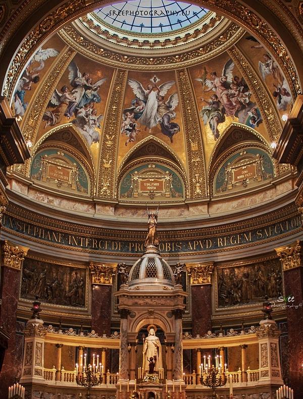 Mimar Miklós Ybl ve Josef Kauser'in ellerinde şekillenen bu muhteşem bazilika, mutlaka görülmesi gereken bir başyapıt...