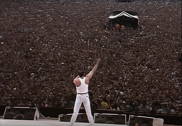 12. В 1985 году состоялся тур группы по Европе, который собрал более миллиона человек