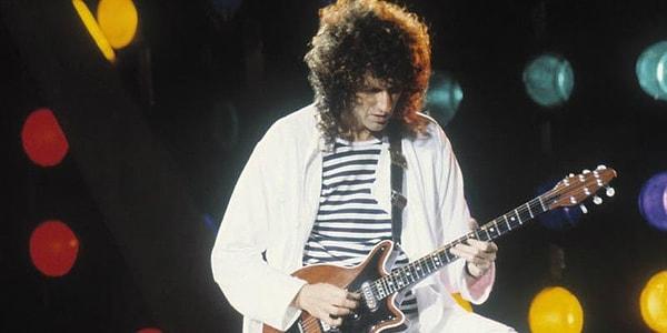 Steve Vai, Joe Satriani, Vinnie Moore gibi gitaristleri etkilemiş, müzik tarihinin en başarılı gitaristleri arasına adını yazdırmıştır.