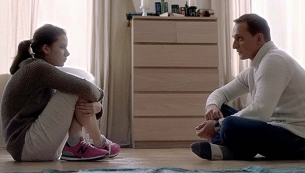 6. "Слоны могут играть в футбол"