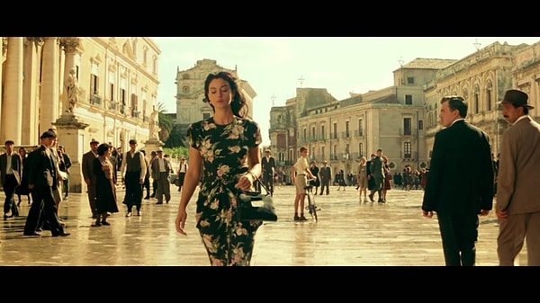 7. Мужчина в курсе, когда другие смотрят на его девушку