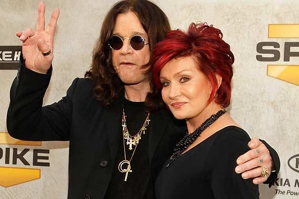 Некоторое время пара жила раздельно, но затем снова воссоединилась. Шэрон продолжает быть менеджером Оззи.