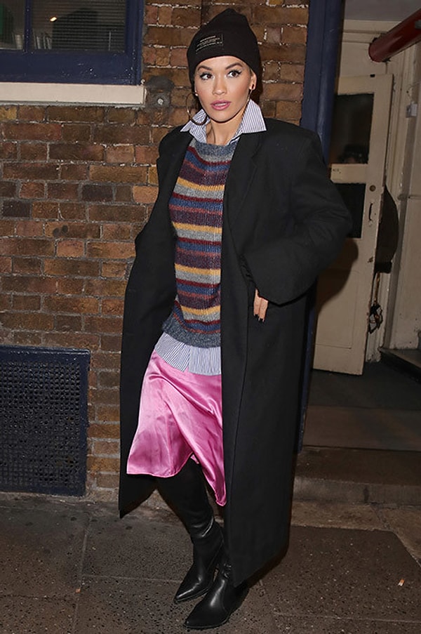 10. У Риты Оры тоже не всегда получается создать образ, в котором присутствует юбка