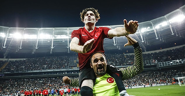 #Ömer Güleryüz / Bebekken havale geçirdi, sol bacağı gelişmedi.