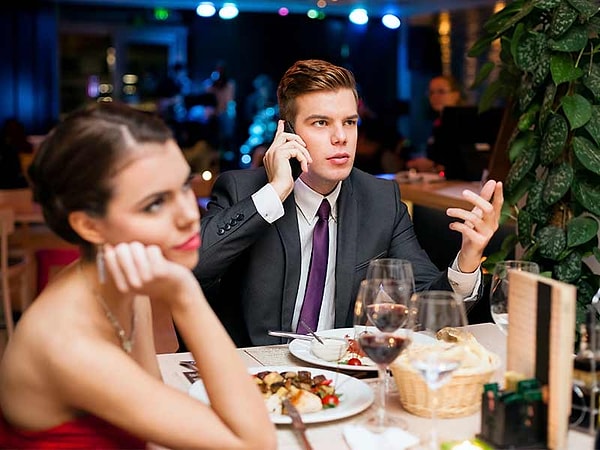 8. А всяческие проявления романтики вас раздражают?