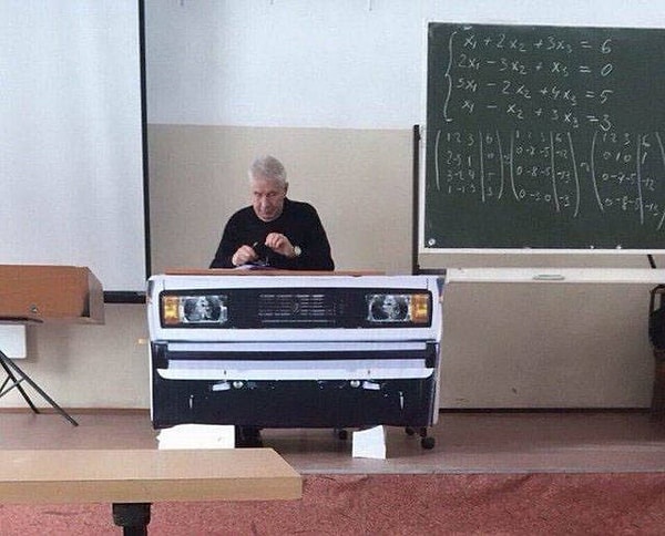 12. Когда в душе ты таксист, а приходится преподавать математику