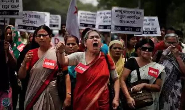 Hindistan'da son yıllarda tecavüz olaylarının artması nedeniyle hükümet cezaları ağırlaştırmıştı.