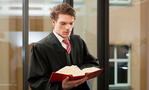 Ваша вторая половинка должна быть адвокатом!