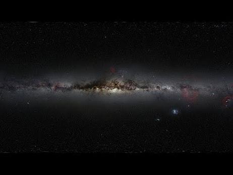 Samanyolu Galaksisi'nin Merkezinde Devasa Bir Kara Delik Görüntülendi!