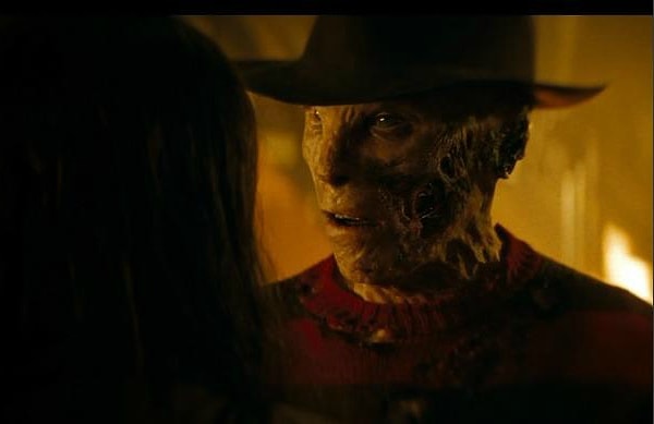 7. Джеки Эрл Хейли сыграл Фредди Крюгера в римейке «Кошмара на улице Вязов». Кто изначально играл Фредди?