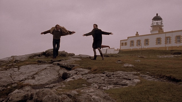 1. Dalgaları Aşmak (1996) Breaking the Waves