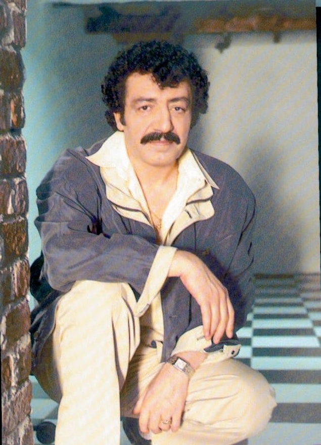Nerden başlasak, nasıl anlatsak... 60'lı yıllarda halk müziğinin ağır etkileriyle başlayan bir müzik akımının, 70'lerde daha farklı bir hal almasıyla başlıyor bizdeki arabesk müzik.