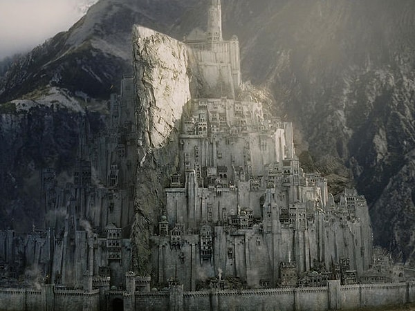 Вы скрываете от окружающих целую "крепость"!