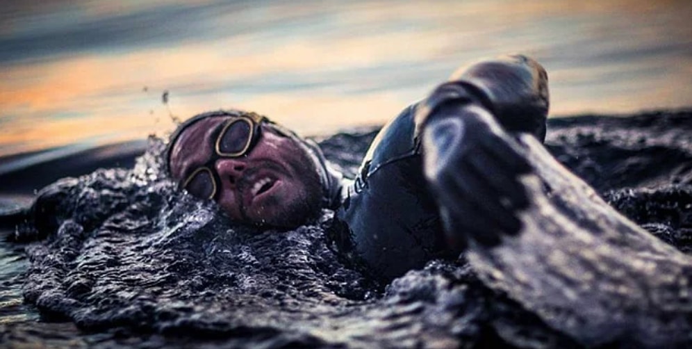 Filmlere Konu Olacak Olay! 157 Gün Denizde Kalan Adam Britanya'nın Çevresini Yüzerek Tamamladı