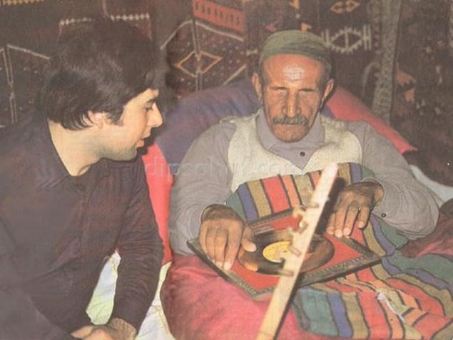 Fikret Kızılok demişken, onun Aşık Veysel ile Altın Plak'a uzanan başarı ve vefa hikayesini de bilmeniz lazım.