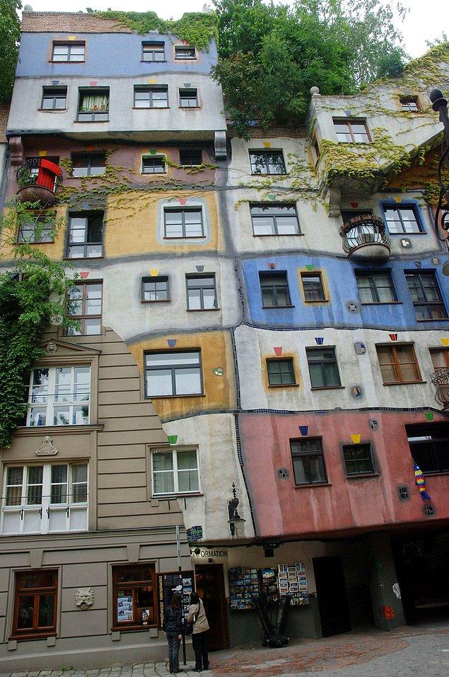 9- Hundertwasser House ( Viyana )