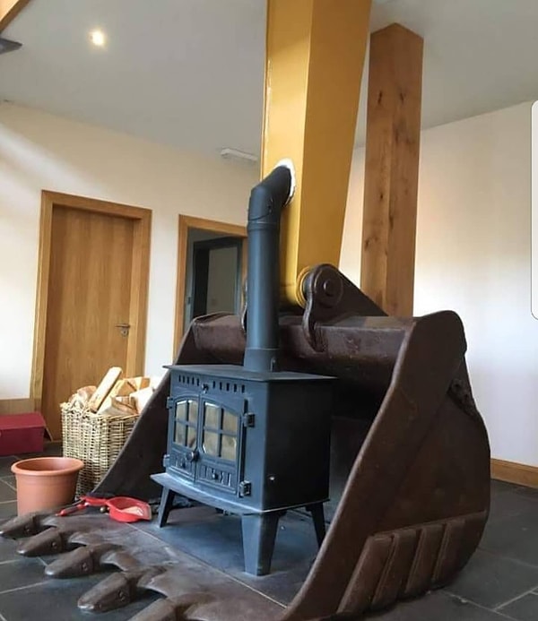 17. Ого! А вот это действительно мощно. И как это все влезло в комнату?