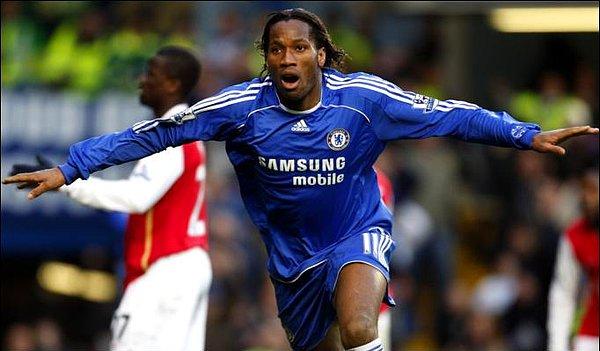 8 sezon Chelsea forması giyen Drogba, 321 maçta attığı 157 gol onu Chelsea efsanesi yaptı.