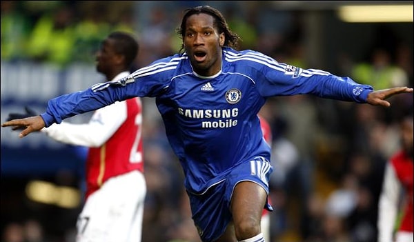 8 sezon Chelsea forması giyen Drogba, 321 maçta attığı 157 gol onu Chelsea efsanesi yaptı.