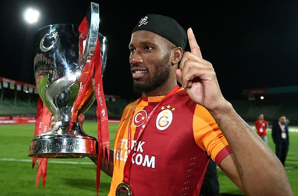 1,5 sezonda 53 maçta 20 gol atmayı başaran Drogba, Galatasaray formasıyla 1 Süper Lig, 1 Türkiye Kupası, 1 Süper Kupa ve 1 Emirates Kupası kazandı.